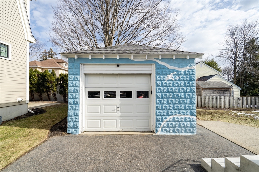 82 Oak Street Lexington, MA 02421 - Photo 39 of 42