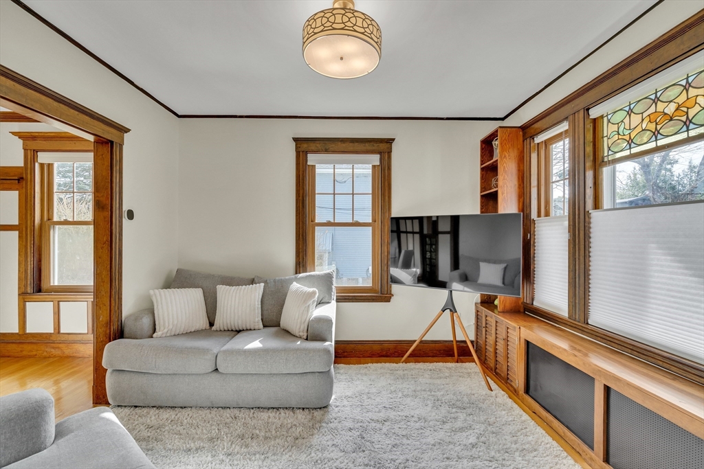 82 Oak Street Lexington, MA 02421 - Photo 4 of 42