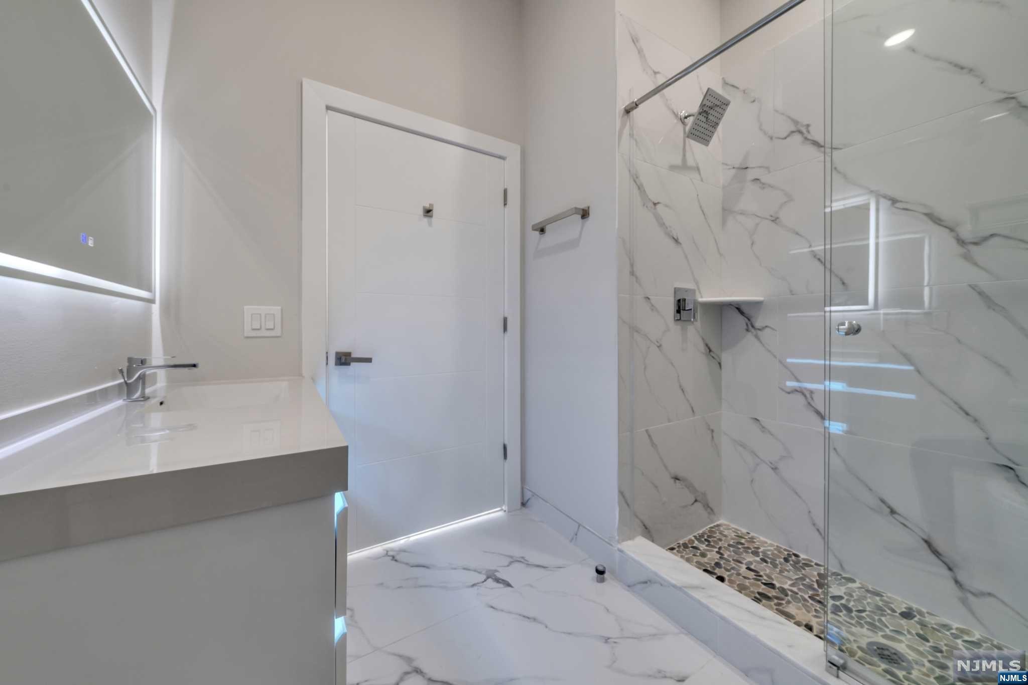 22-36 Bloomfield Avenue, Unit 303 Paterson, NJ 07503 - Photo 11 of 23