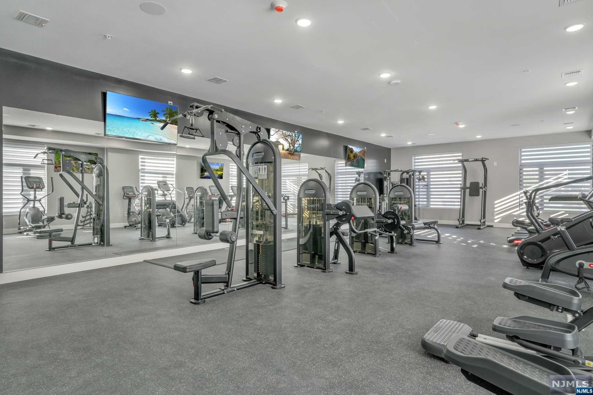 22-36 Bloomfield Avenue, Unit 303 Paterson, NJ 07503 - Photo 13 of 23