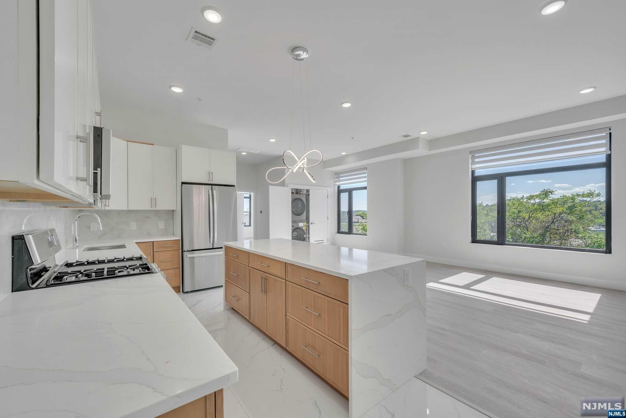 22-36 Bloomfield Avenue, Unit 303 Paterson, NJ 07503 - Photo 17 of 23