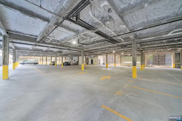 $3,095 | 22-36 Bloomfield Avenue, Unit 303, Paterson, NJ 07503