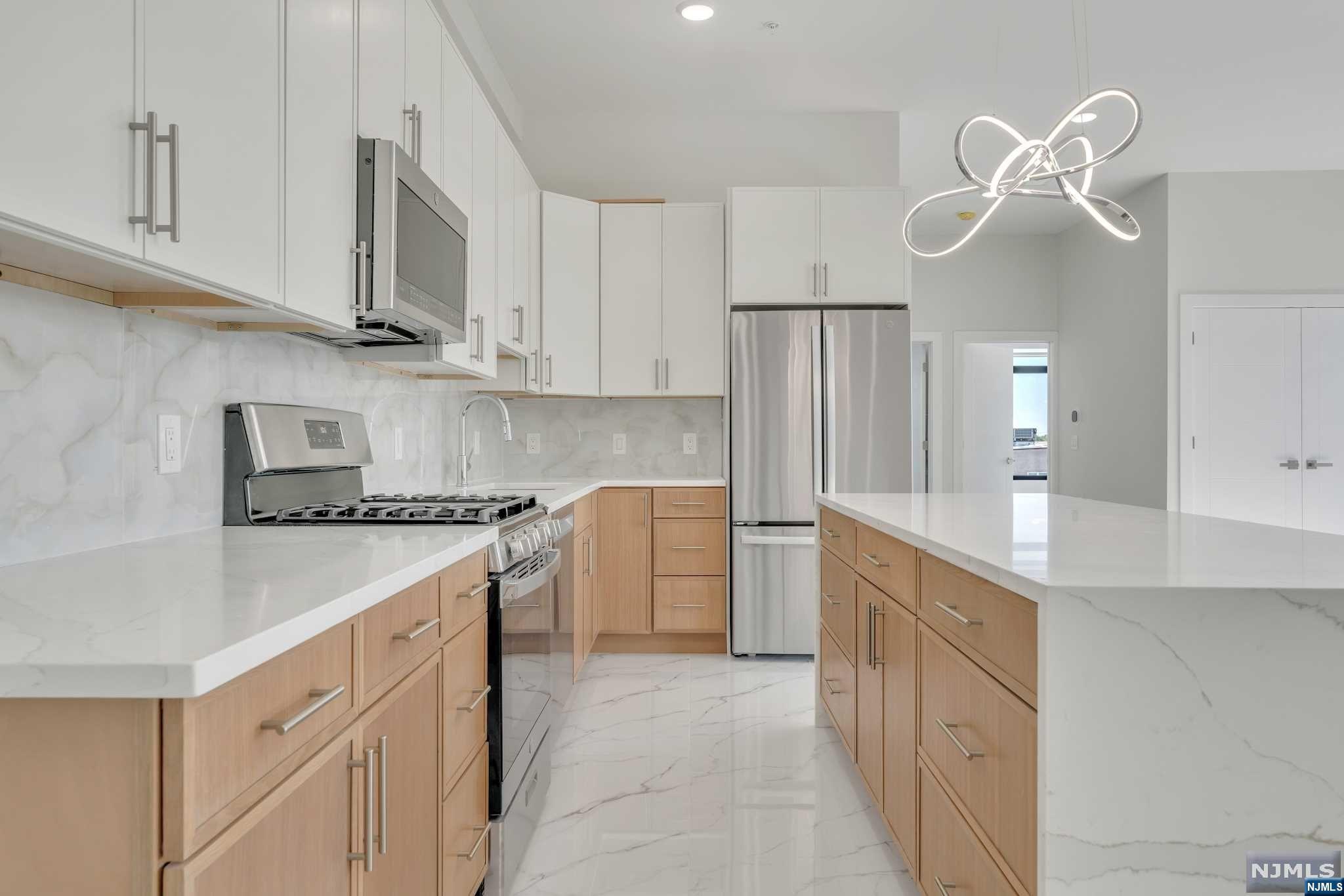 22-36 Bloomfield Avenue, Unit 303 Paterson, NJ 07503 - Photo 3 of 23