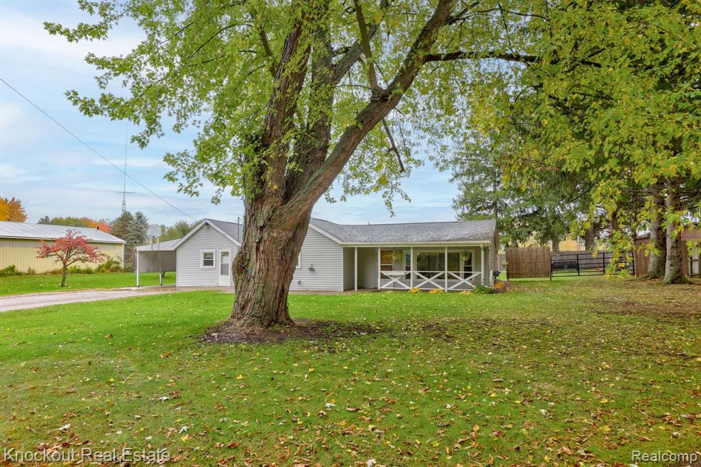 5835 Fort Road Saginaw, MI 48601 - Photo 2 of 34