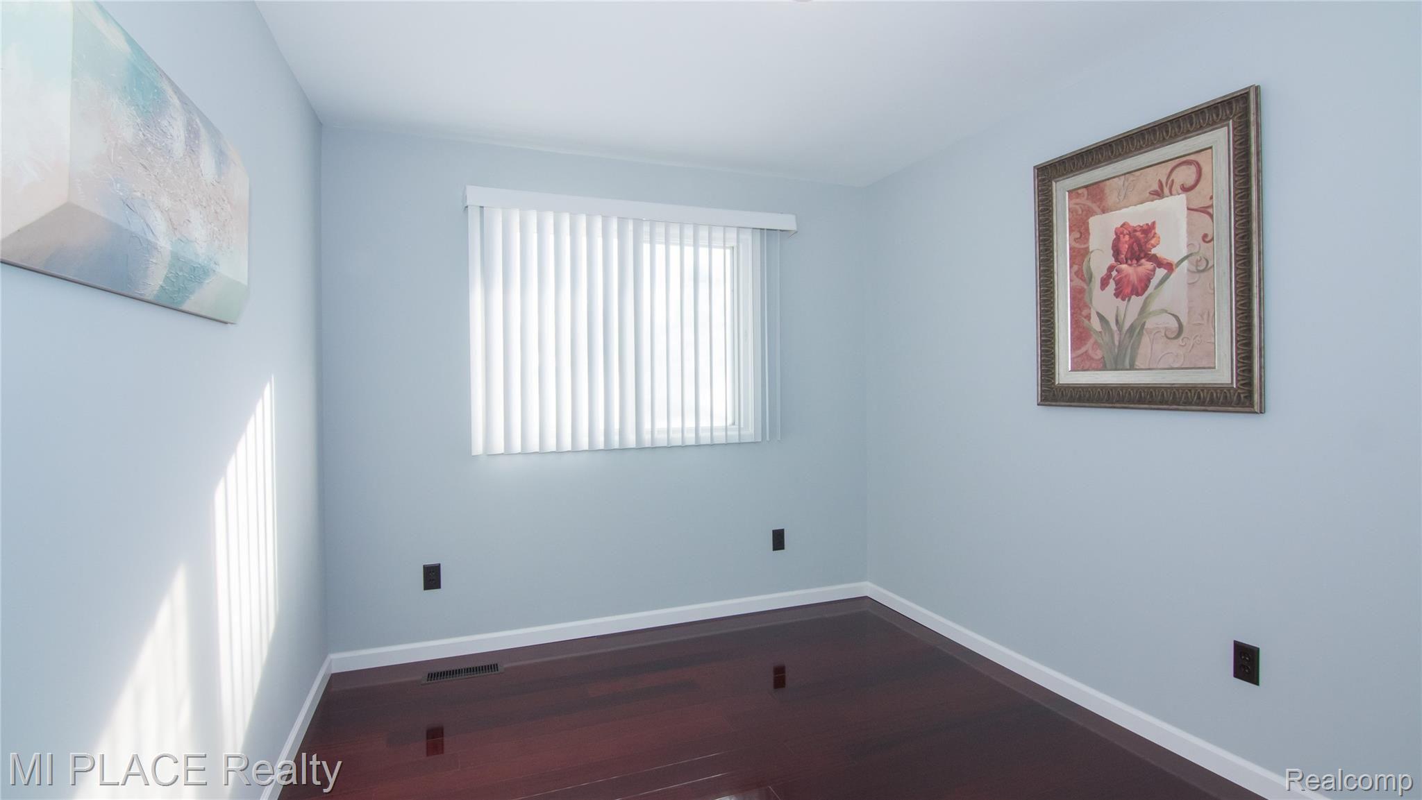 17111 Westhampton Road Southfield, MI 48075 - Photo 32 of 43 Bedroom 2