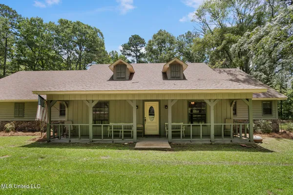 $289,500 | 809 Spring Lake Drive, Terry, MS 39170
