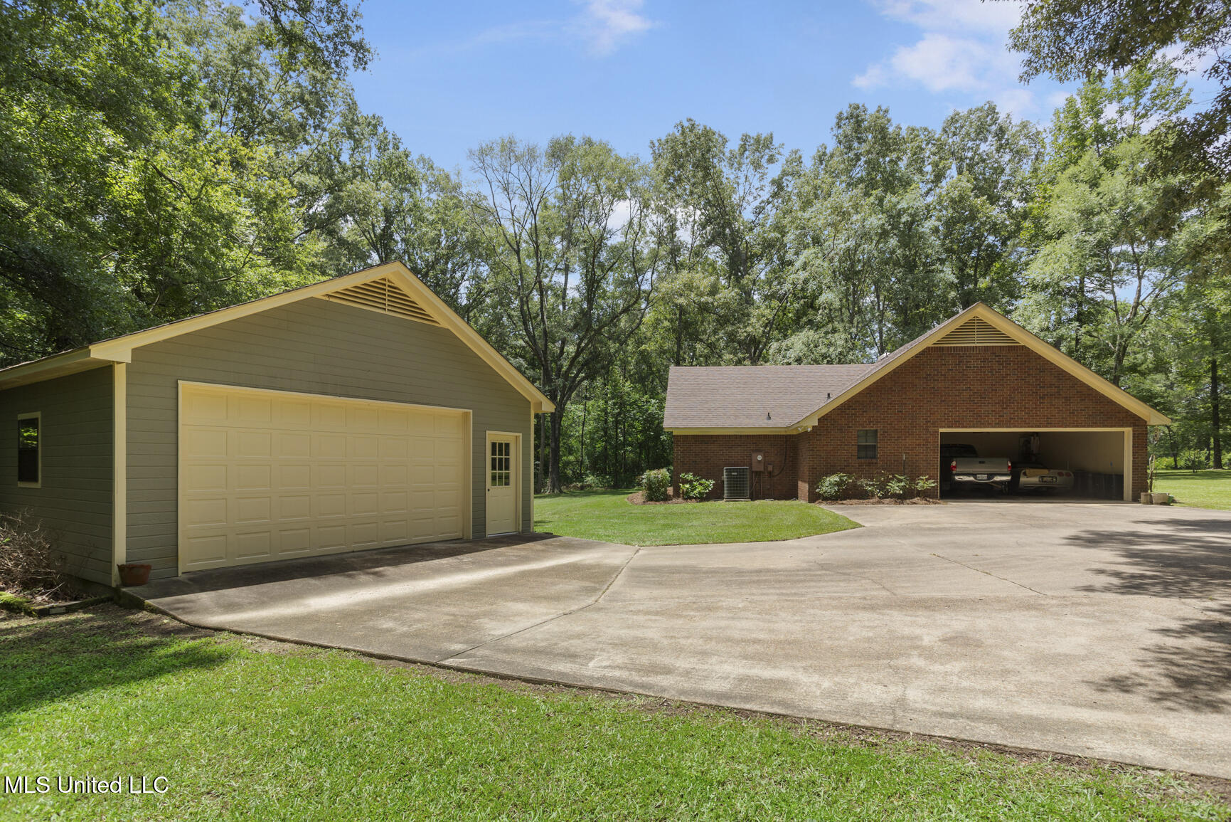 809 Spring Lake Drive Terry, MS 39170 - Photo 11 of 51 809 Spring Lake-11