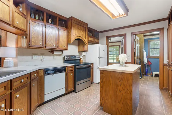 $289,500 | 809 Spring Lake Drive, Terry, MS 39170