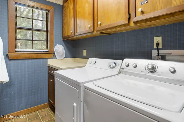 $289,500 | 809 Spring Lake Drive, Terry, MS 39170