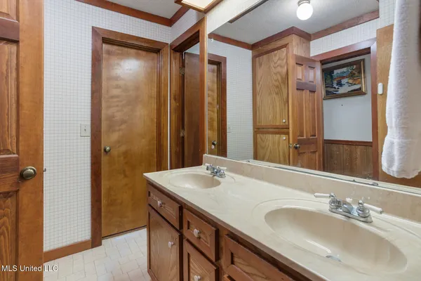 $289,500 | 809 Spring Lake Drive, Terry, MS 39170