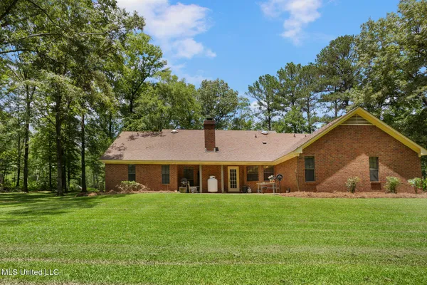 $289,500 | 809 Spring Lake Drive, Terry, MS 39170
