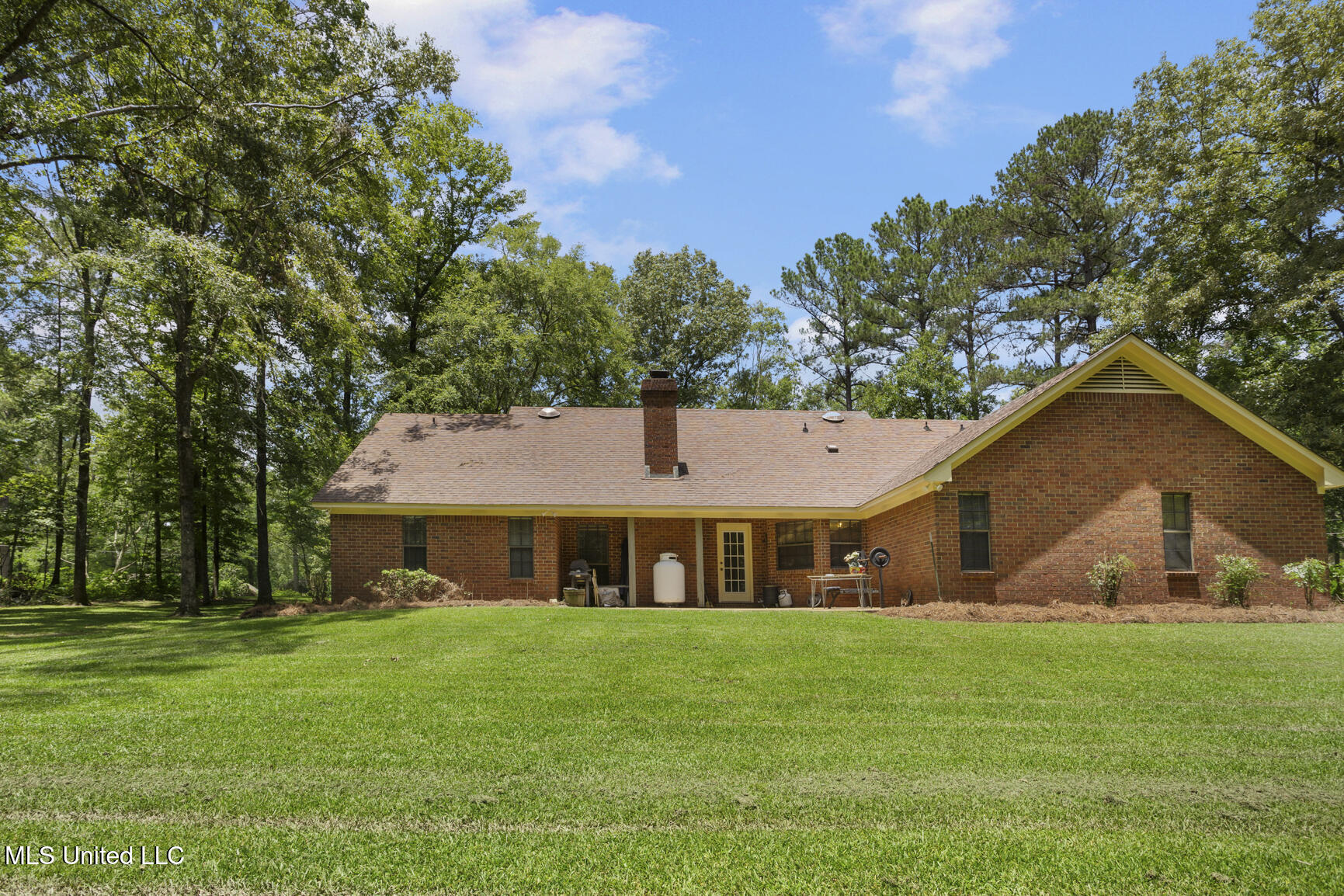 809 Spring Lake Drive Terry, MS 39170 - Photo 36 of 51 809 Spring Lake-36
