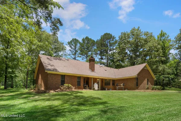 $289,500 | 809 Spring Lake Drive, Terry, MS 39170