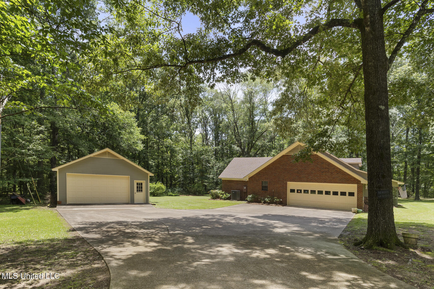 809 Spring Lake Drive Terry, MS 39170 - Photo 39 of 51 809 Spring Lake-39