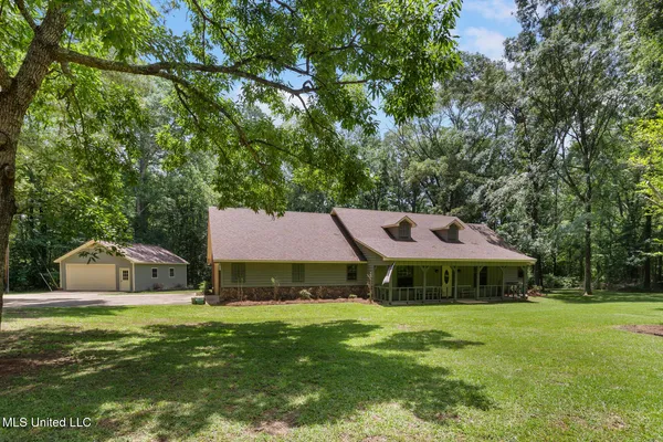 $289,500 | 809 Spring Lake Drive, Terry, MS 39170