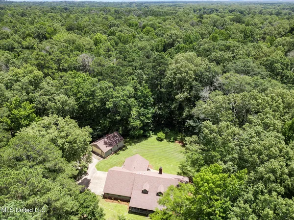 $289,500 | 809 Spring Lake Drive, Terry, MS 39170