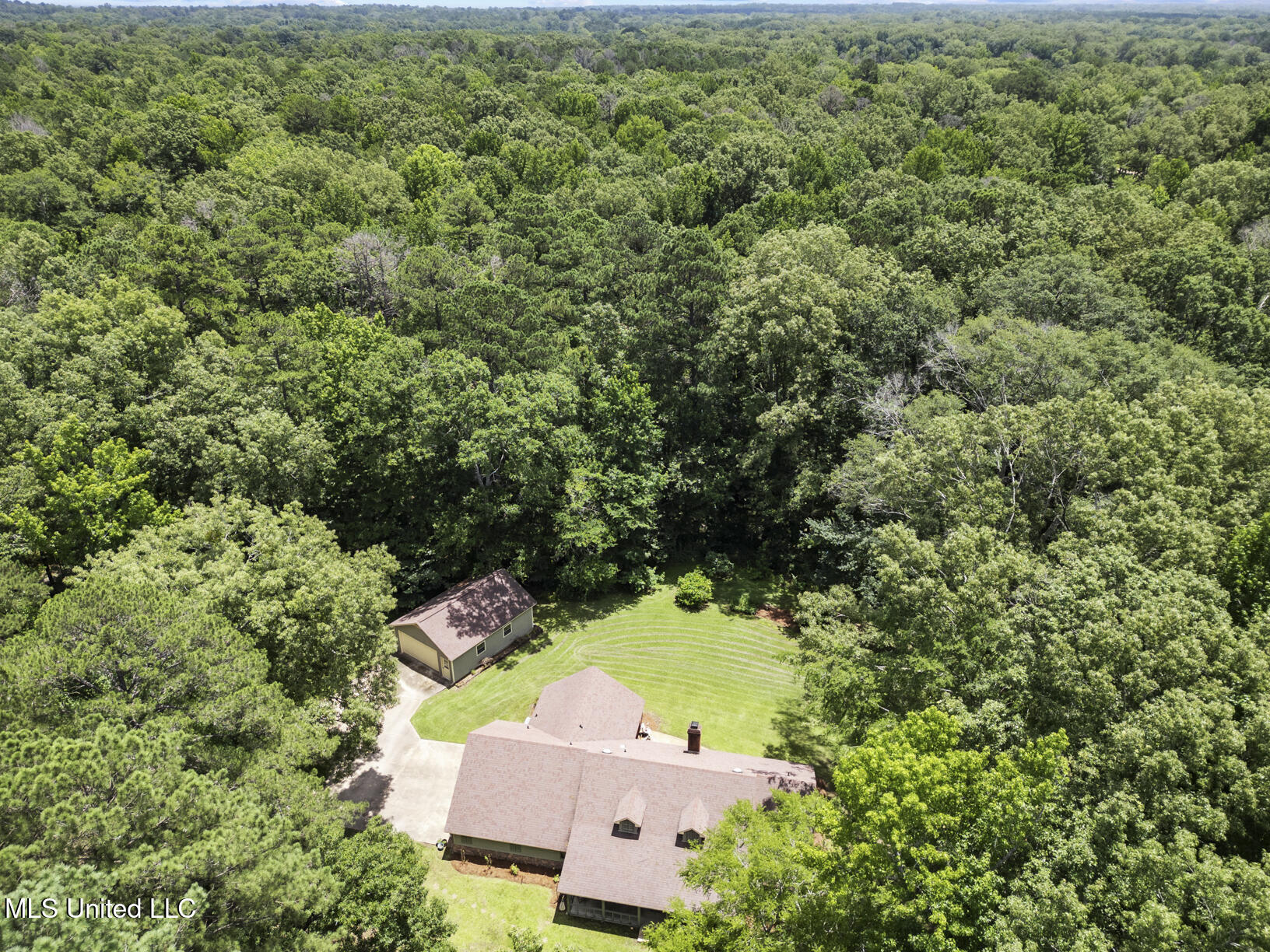 809 Spring Lake Drive Terry, MS 39170 - Photo 42 of 51 809 Spring Lake Drone-3