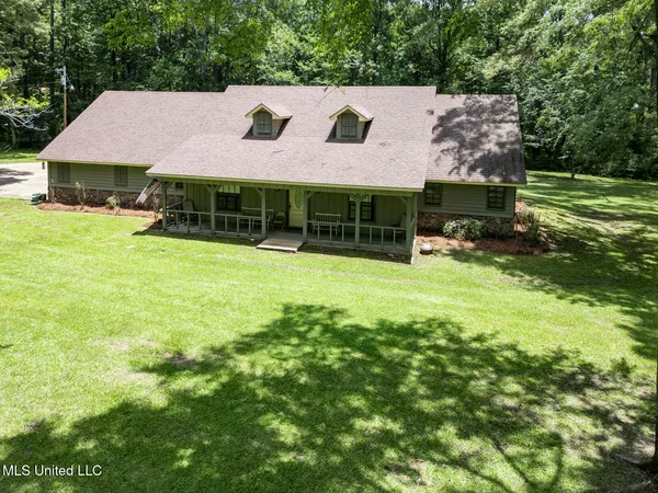 $289,500 | 809 Spring Lake Drive, Terry, MS 39170