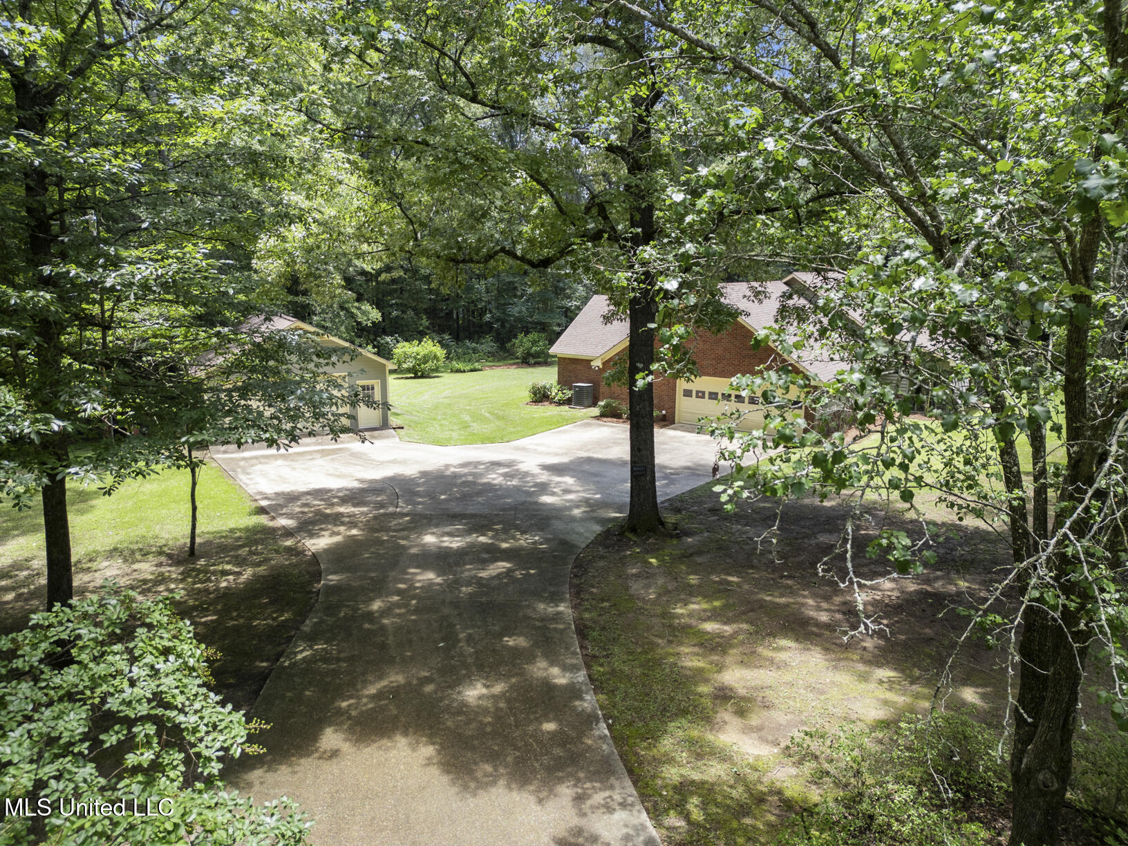809 Spring Lake Drive Terry, MS 39170 - Photo 49 of 51 809 Spring Lake Drone-10