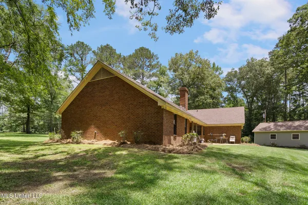 $289,500 | 809 Spring Lake Drive, Terry, MS 39170