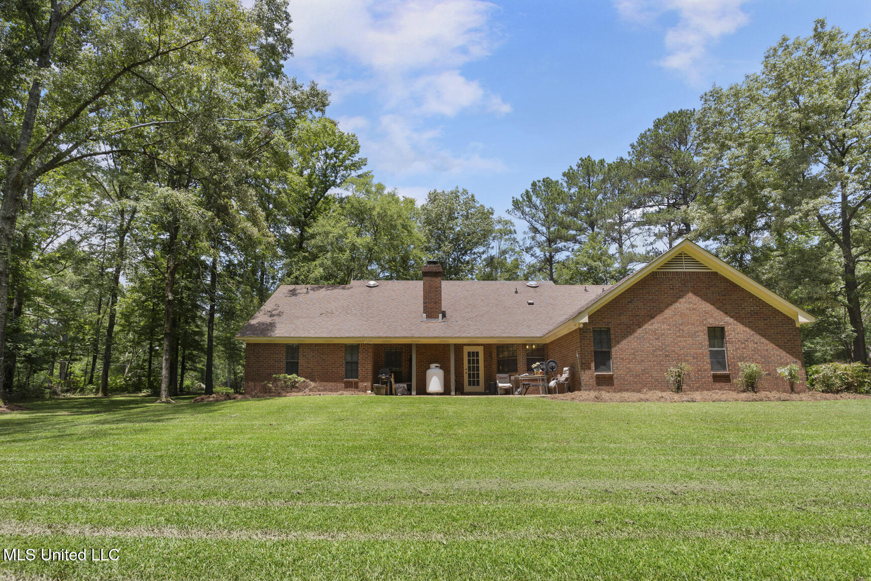 809 Spring Lake Drive Terry, MS 39170 - Photo 10 of 51 809 Spring Lake-10