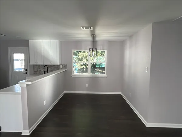 $1,800 | 21057 Live Oak Street, New Caney, TX 77357