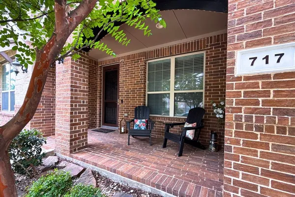 $435,000 | 717 10th Street, Argyle, TX 76226