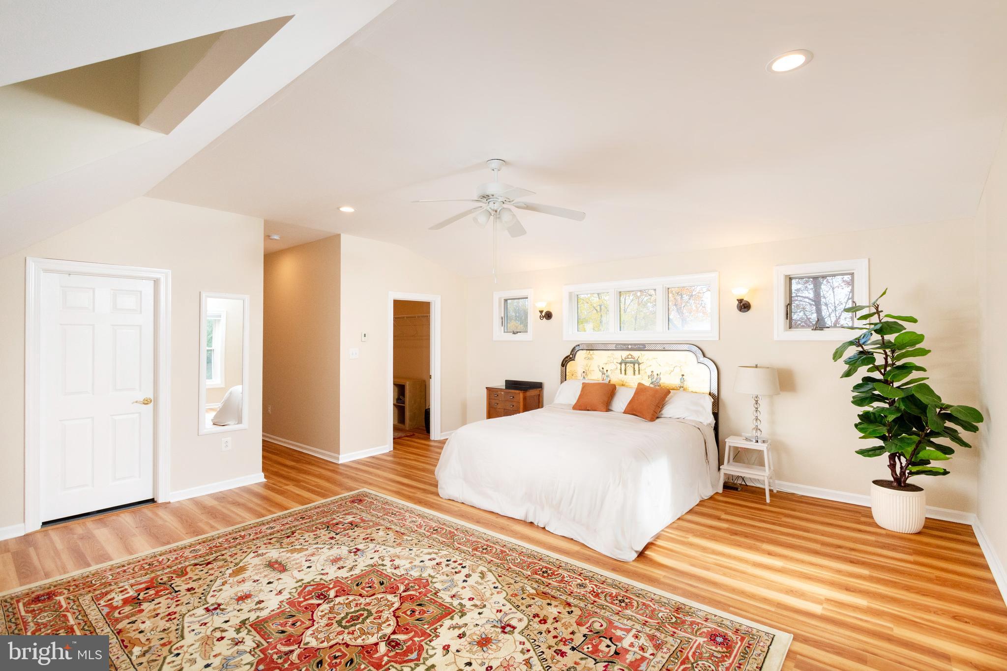 24515 Ridge Road Damascus, MD 20872 - Photo 21 of 53 Primary suite