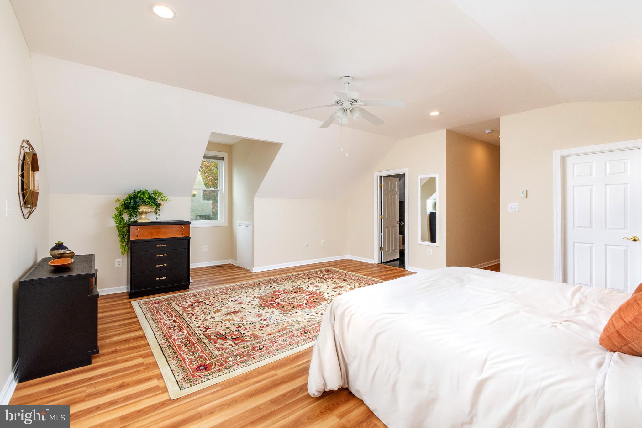 24515 Ridge Road Damascus, MD 20872 - Photo 22 of 53 Spacious and bright