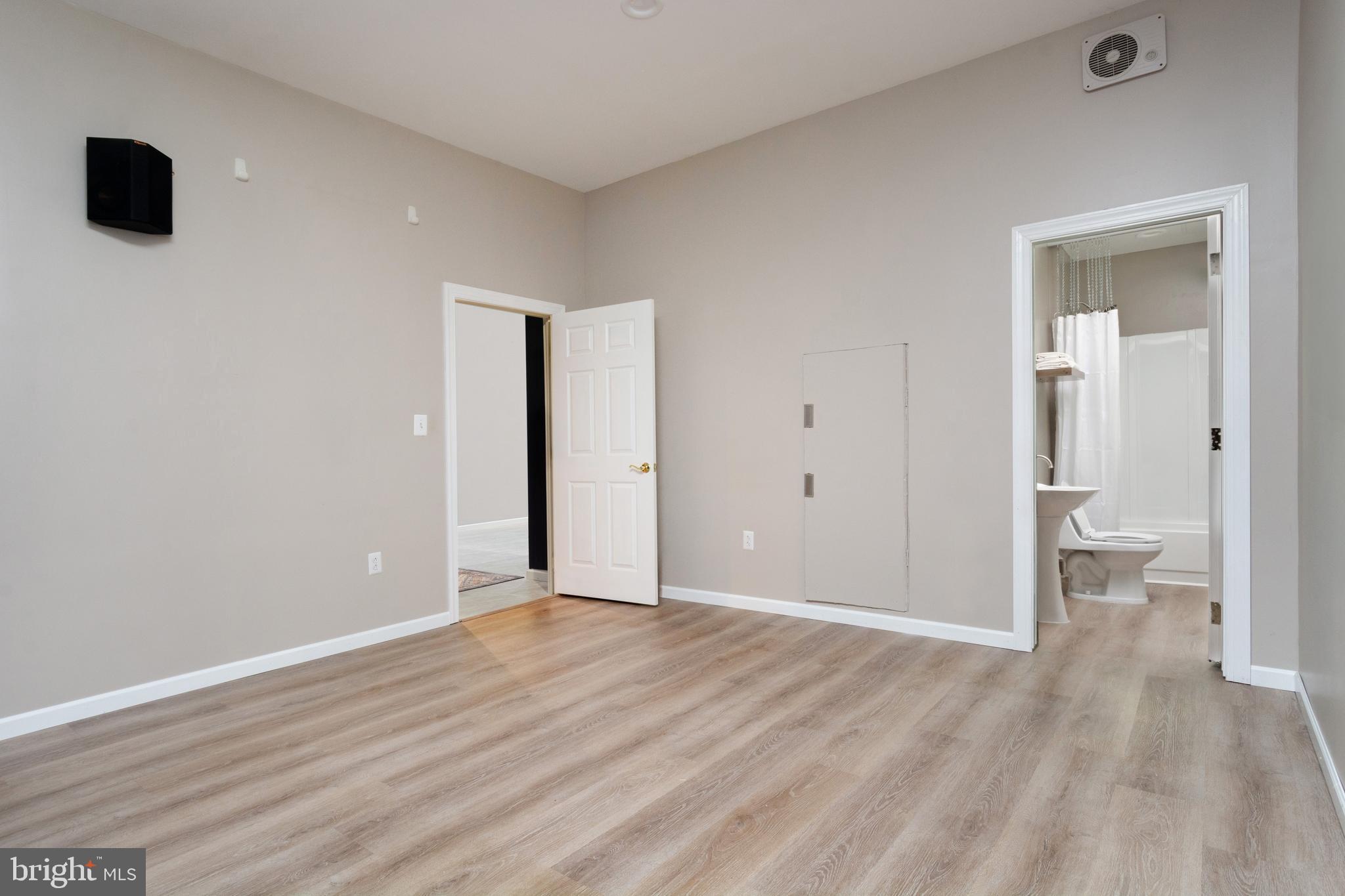 24515 Ridge Road Damascus, MD 20872 - Photo 38 of 53 Lower level, Bedroom #6 with full bath