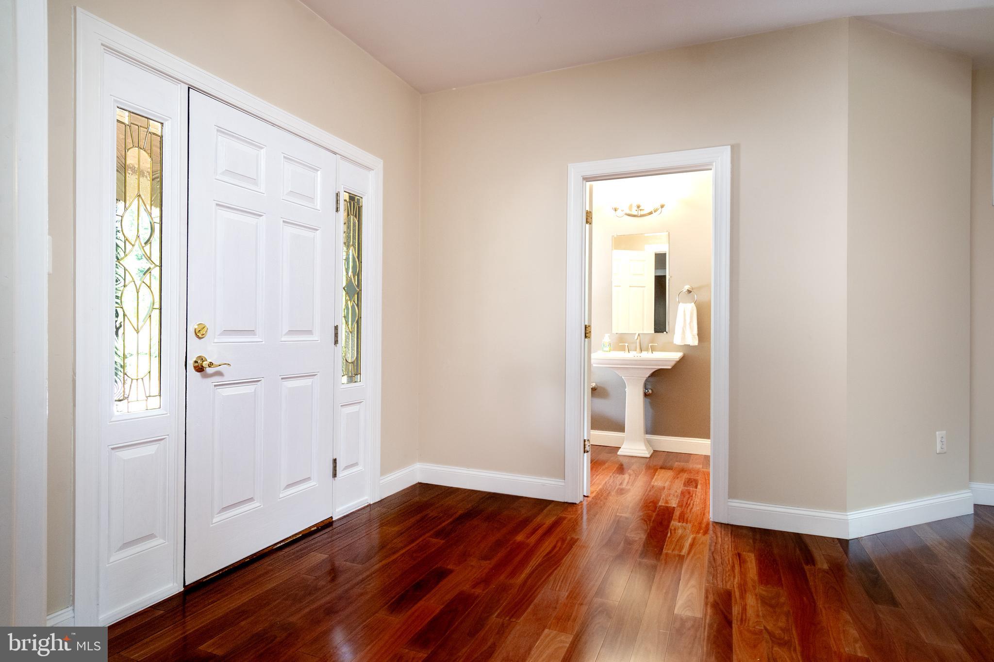 24515 Ridge Road Damascus, MD 20872 - Photo 5 of 53 Foyer