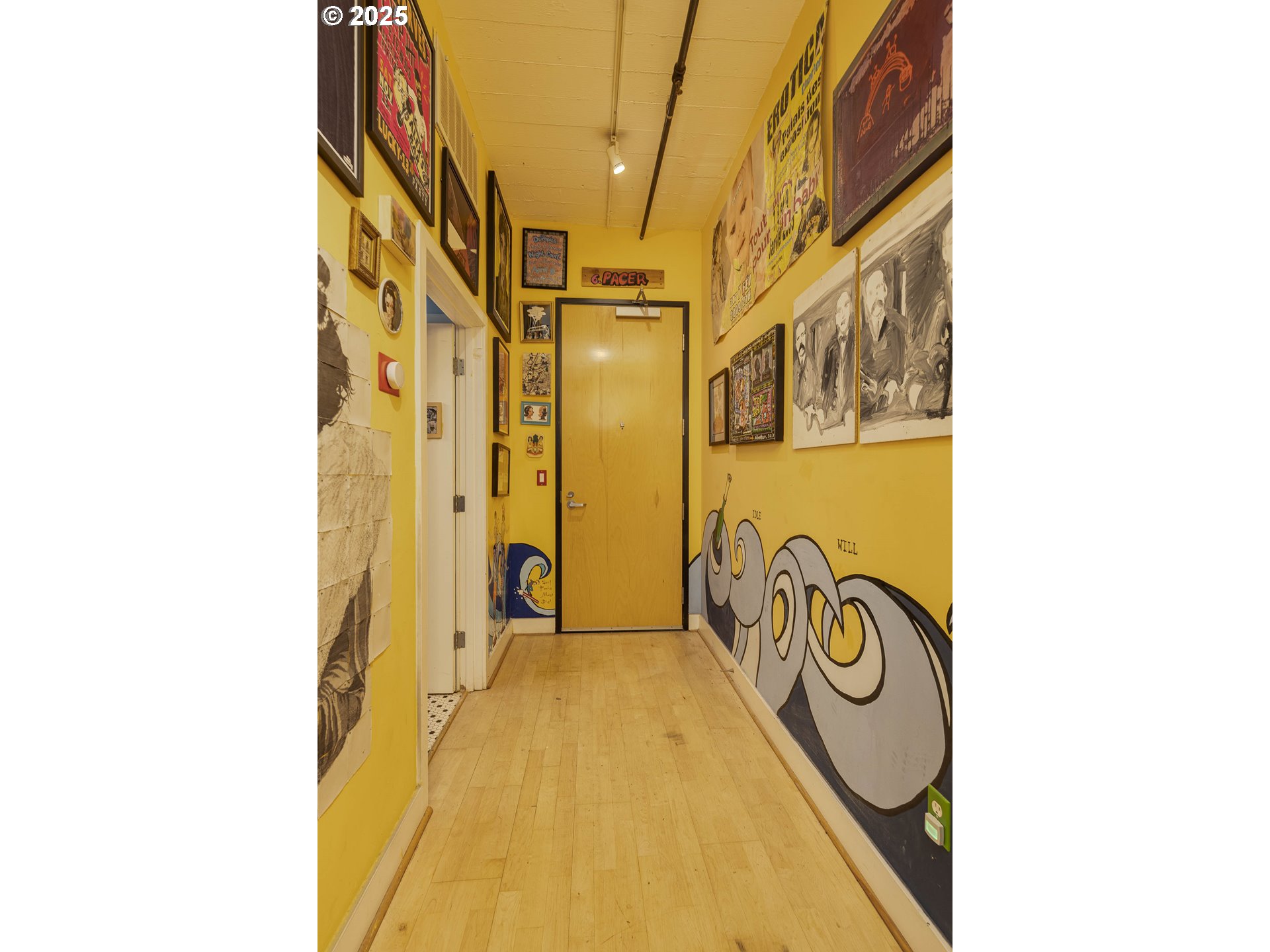 300 Northwest 8th Avenue, Unit 401 Portland, OR 97209 - Photo 17 of 37 a view of a entryway with a bathroom