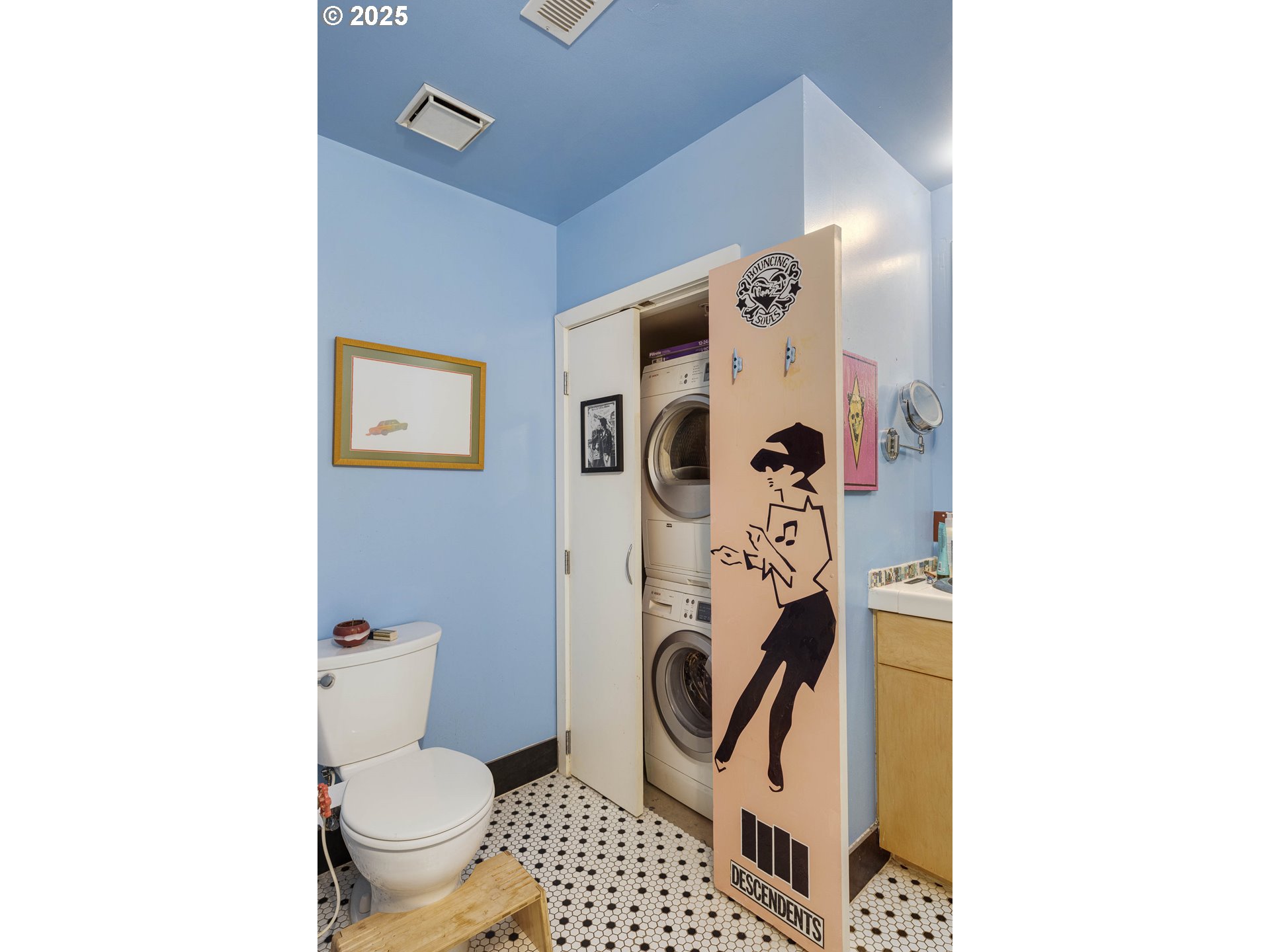 300 Northwest 8th Avenue, Unit 401 Portland, OR 97209 - Photo 18 of 37 a bathroom with a toilet and a shower