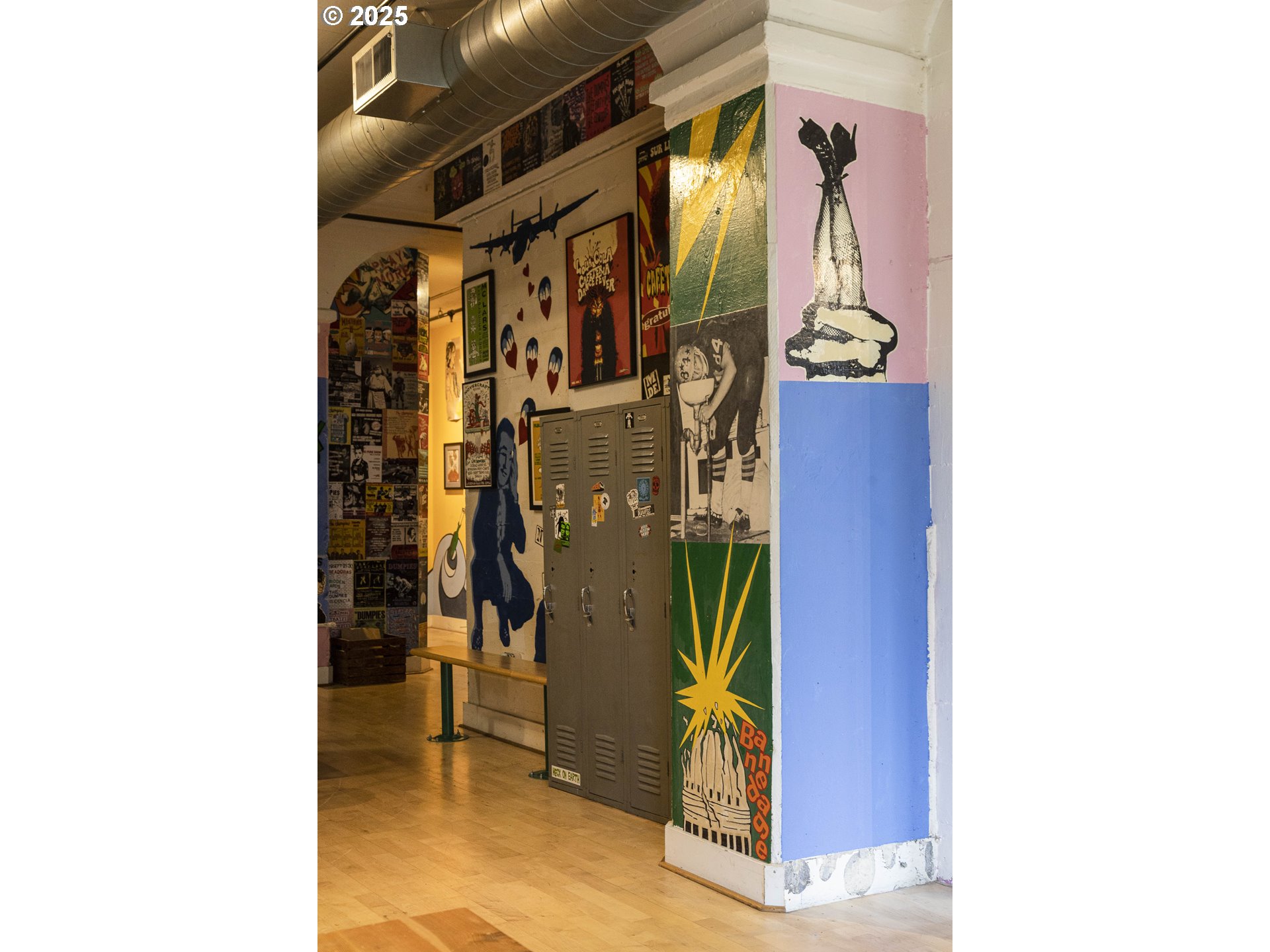 300 Northwest 8th Avenue, Unit 401 Portland, OR 97209 - Photo 23 of 37 a view of entryway and hall