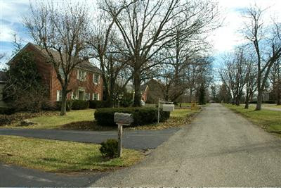 306 Strathmore Road Lexington, KY 40505 - Photo 3 of 16 STREET. Beautiful all year long and quie