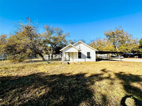 a view of a house with outdoor space