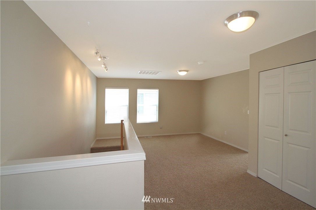 14530 Southeast 153rd Place Renton, WA 98058 - Photo 5 of 15 Gallery Image 5