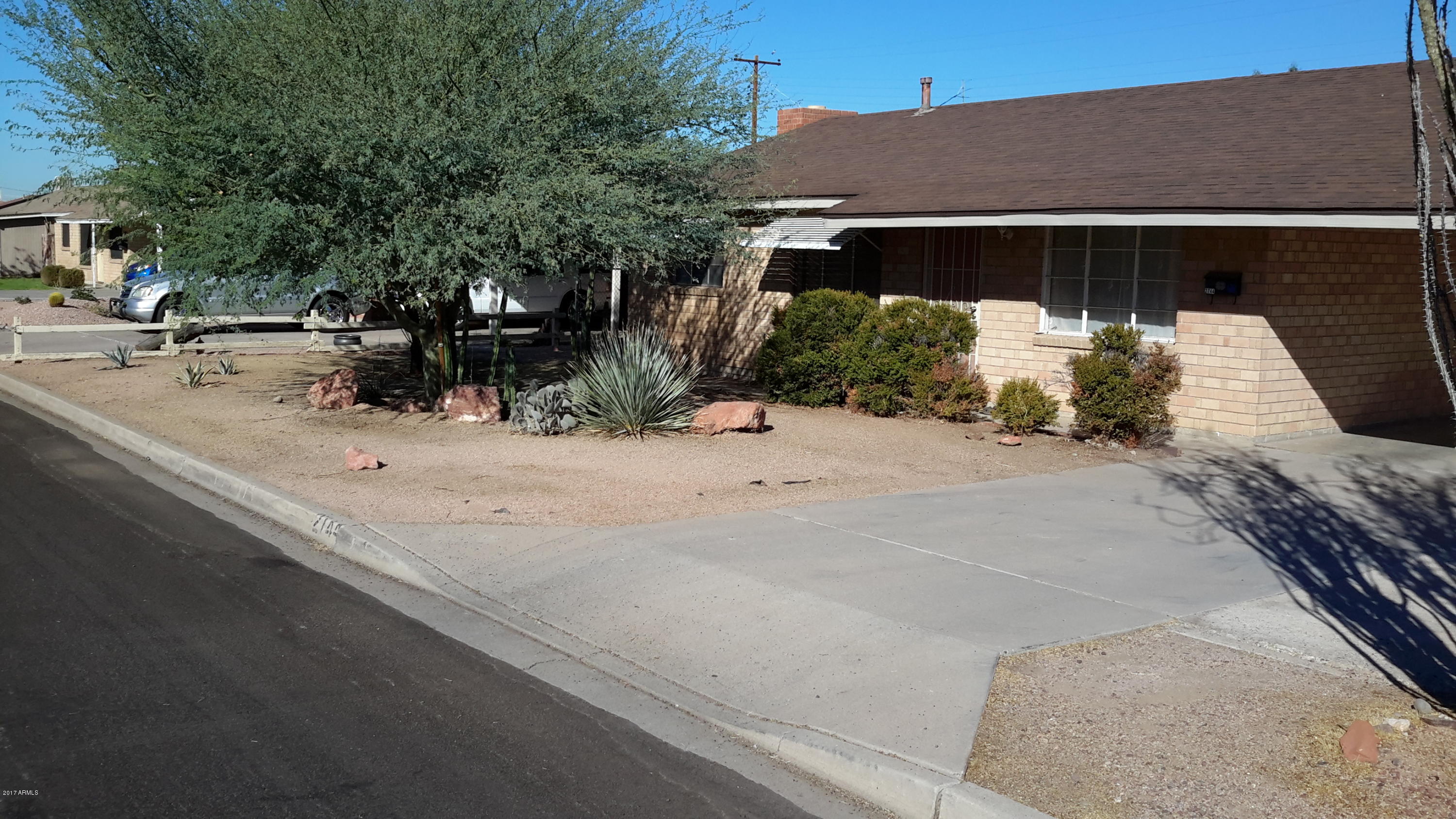 2744 West Ocotillo Road Phoenix, AZ 85017 - Photo 3 of 33 3
