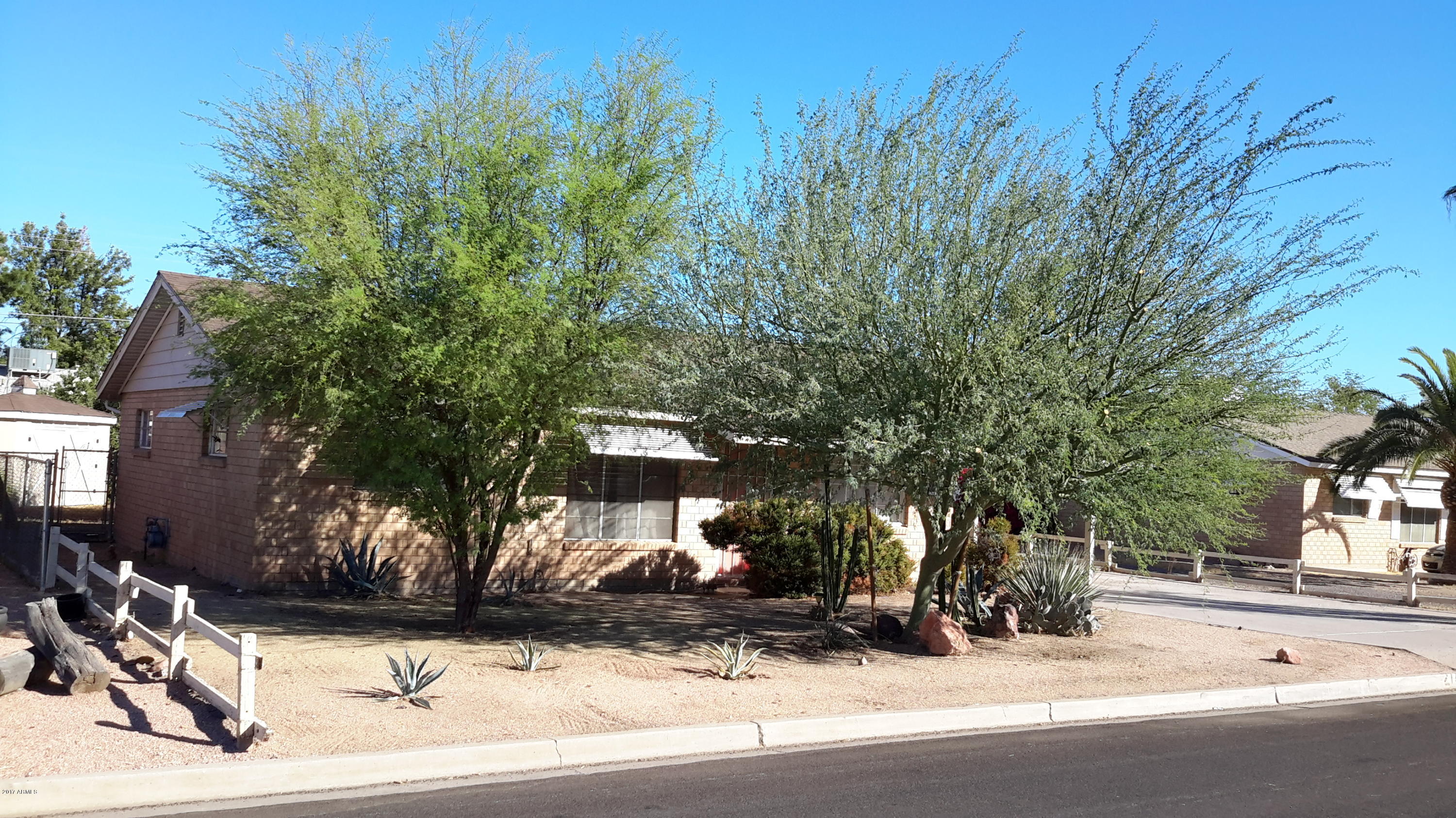 2744 West Ocotillo Road Phoenix, AZ 85017 - Photo 6 of 33 6