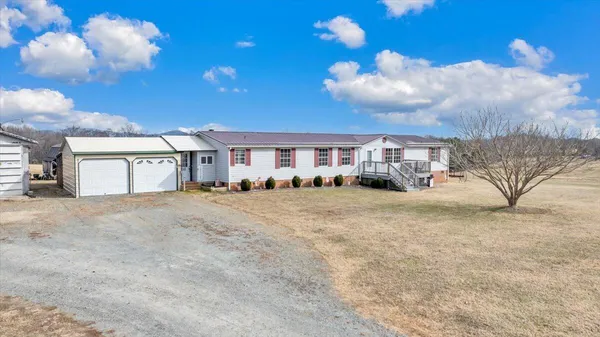 a front view of house with yard