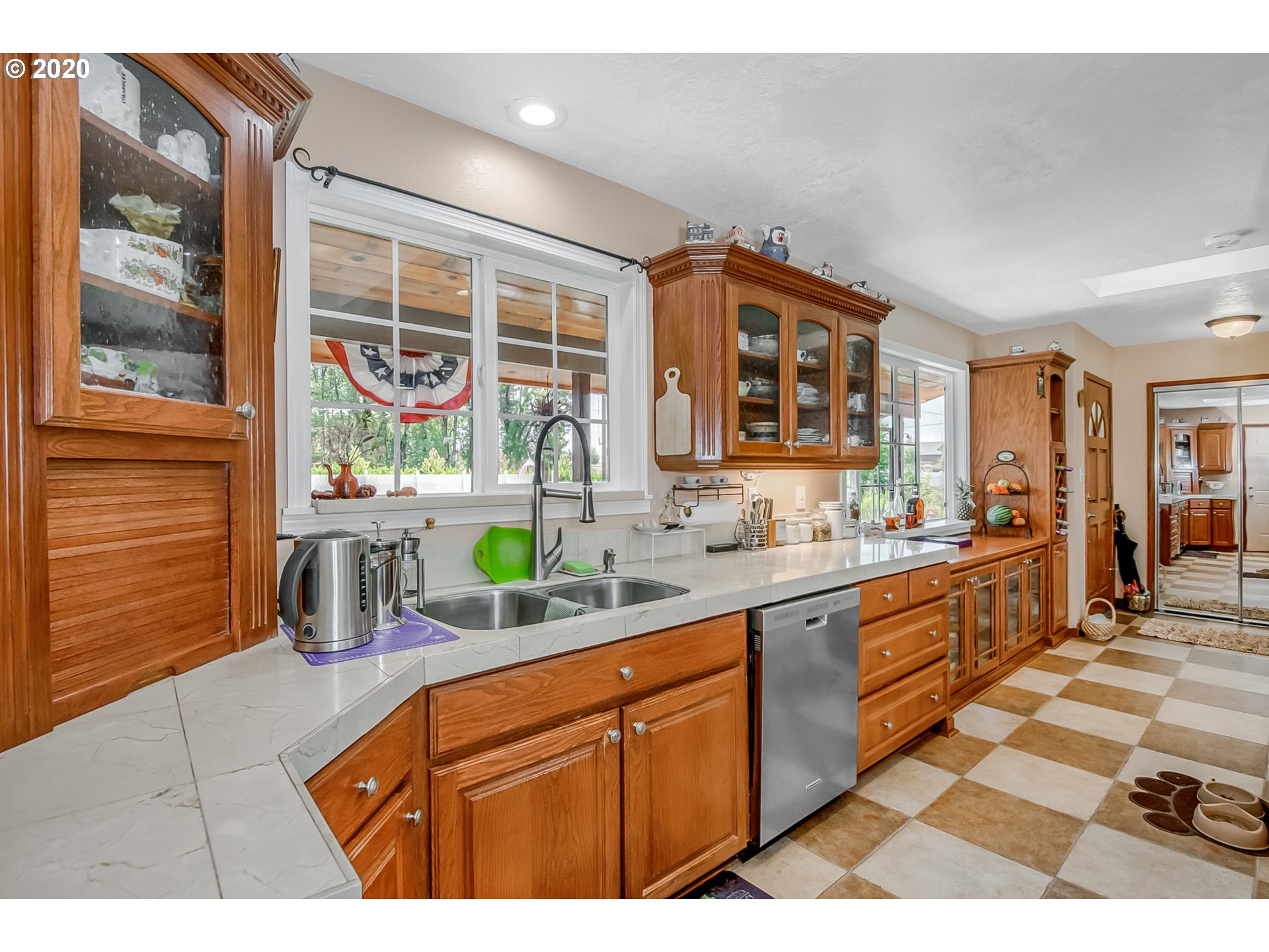 21375 Southwest Rosedale Road Beaverton, OR 97078 - Photo 7 of 26