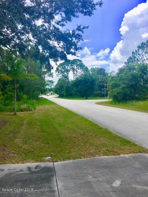 626 Southwest Waycross Road Palm Bay, FL 32908 - Photo 3 of 16 IMG_7866