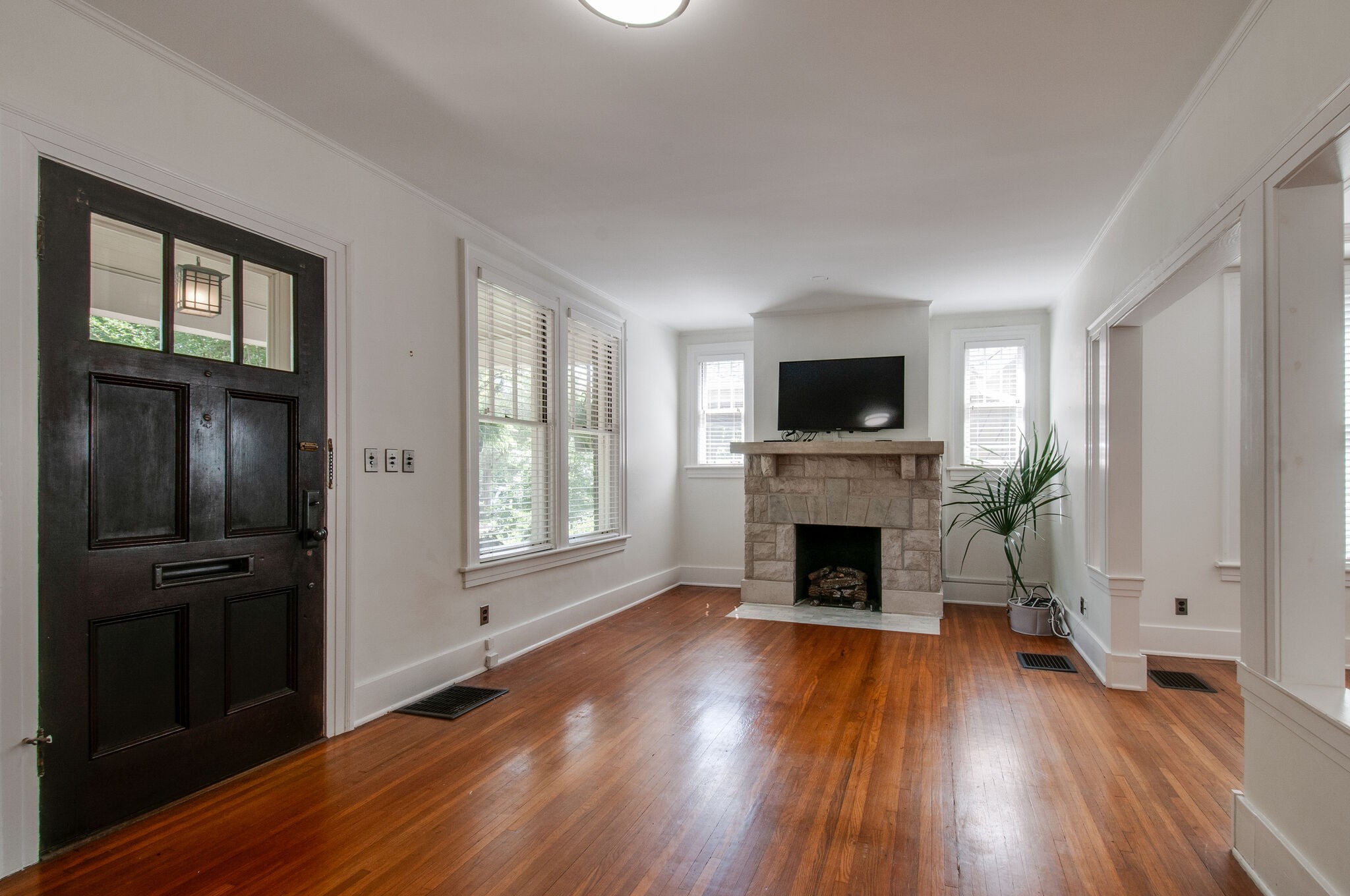3526 Murphy Road Nashville, TN 37205 - Photo 4 of 33 Gallery Image 4