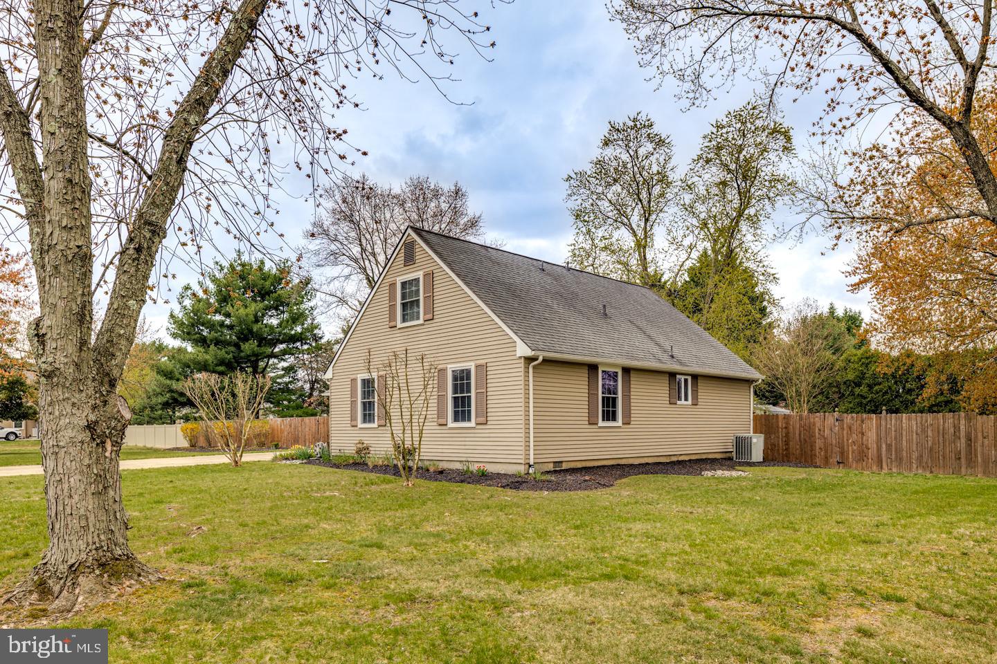 418 Apple Road Edgewater Park, NJ 08010 - Photo 3 of 39 Home side view
