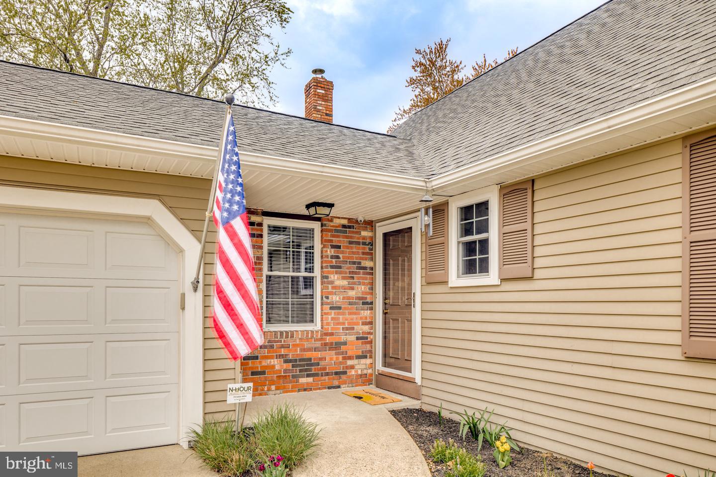 418 Apple Road Edgewater Park, NJ 08010 - Photo 4 of 39 Home front entry way