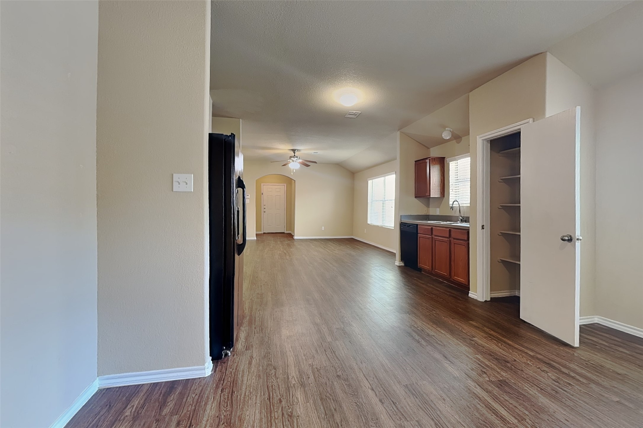 2822 Wisner Circle Houston, TX 77014 - Photo 3 of 20