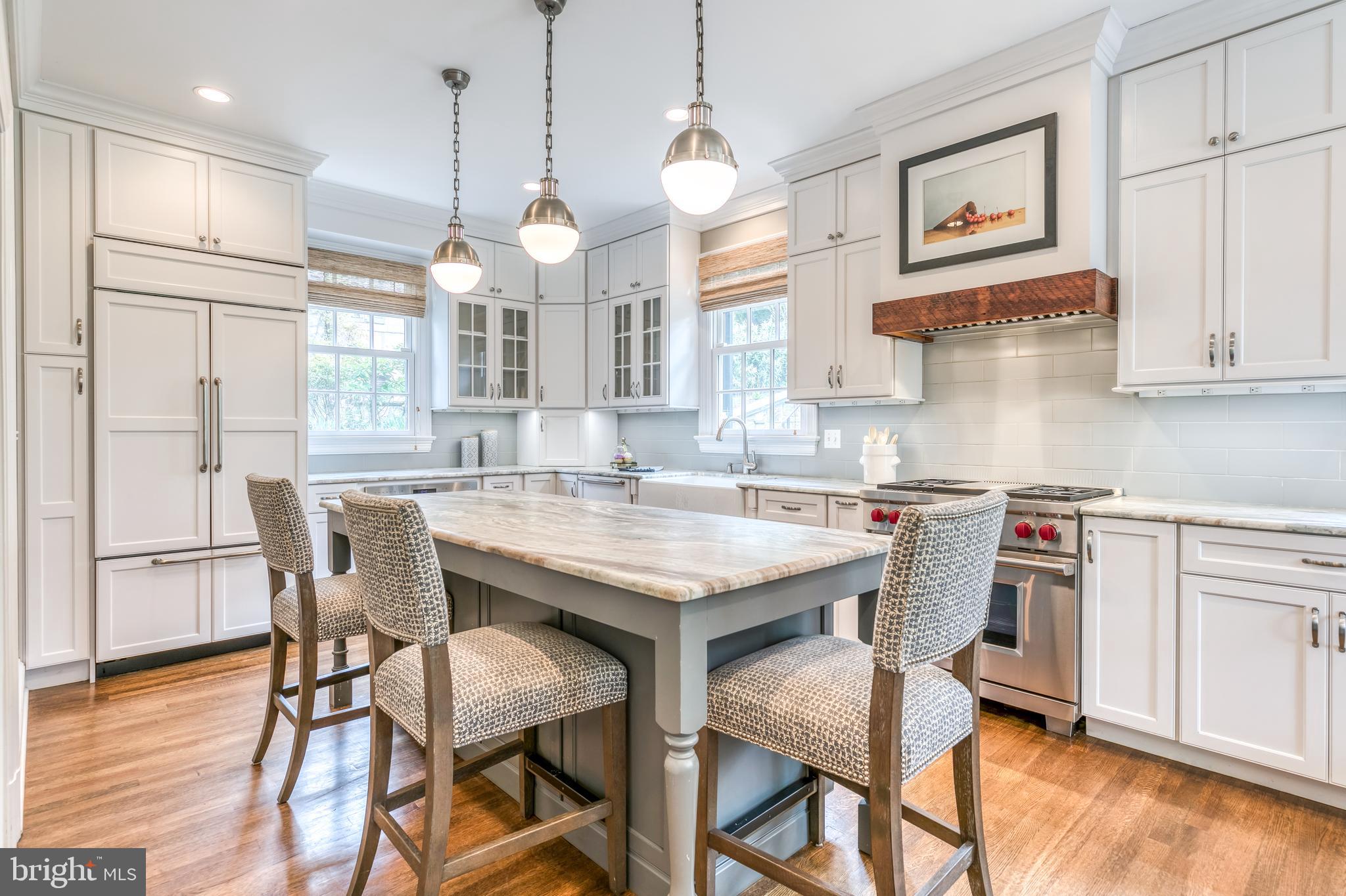 5215 Springlake Way Baltimore, MD 21212 - Photo 12 of 61 Island can seat five