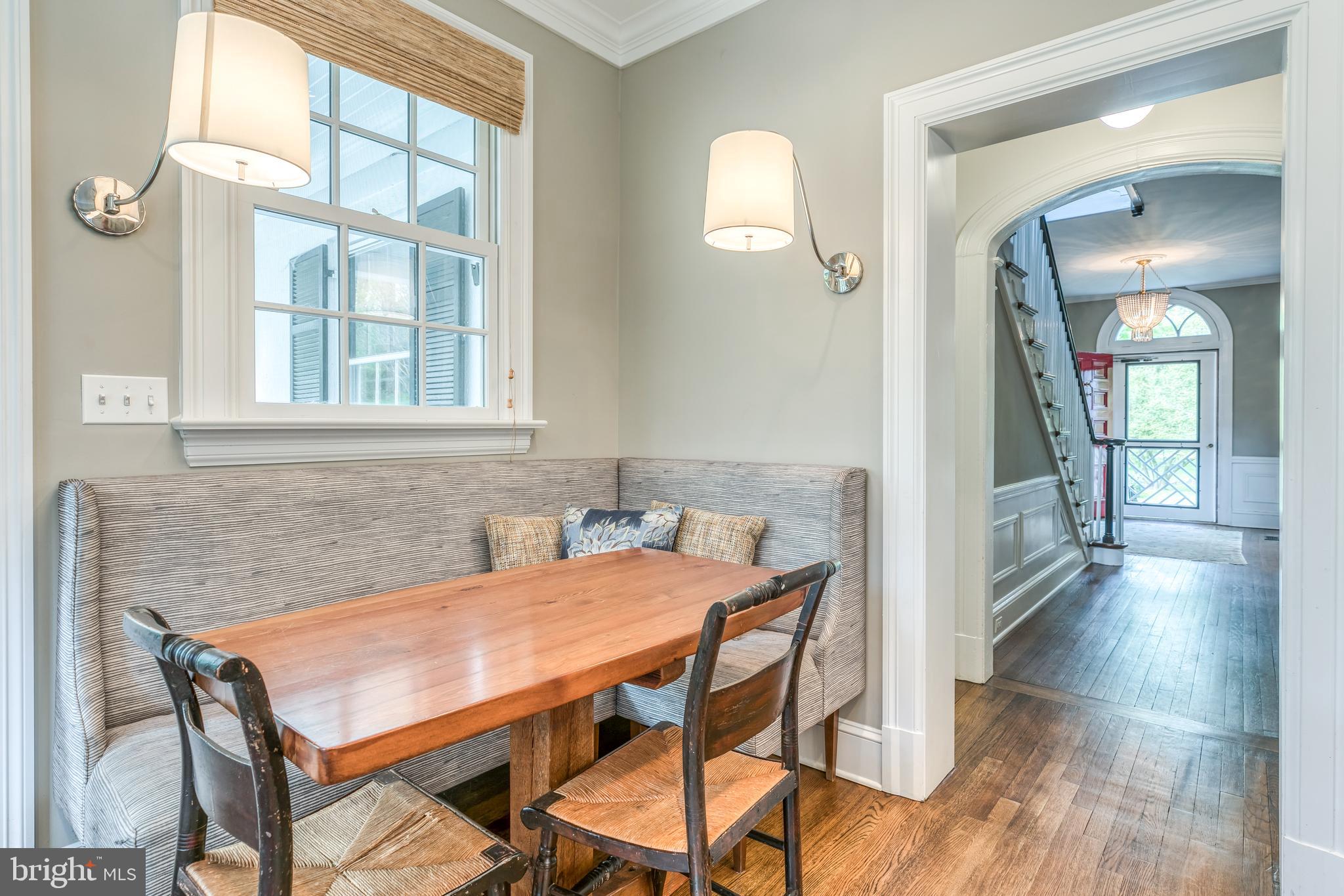 5215 Springlake Way Baltimore, MD 21212 - Photo 13 of 61 Built in seating for cozy meals