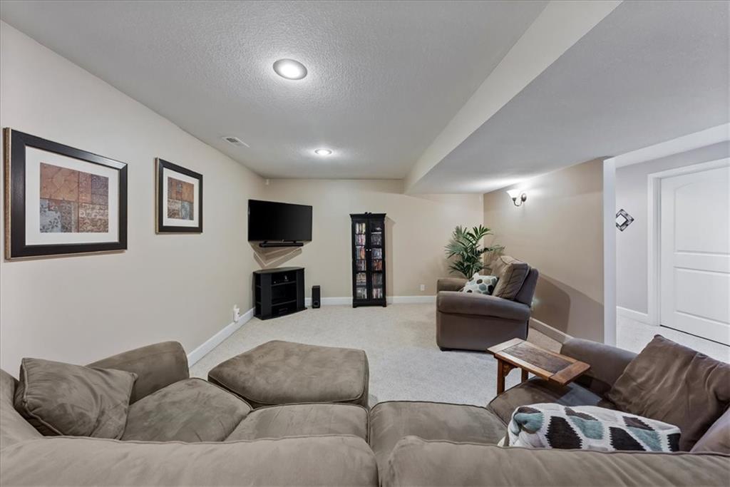 6989 141st Street Basehor, KS 66007 - Photo 14 of 49