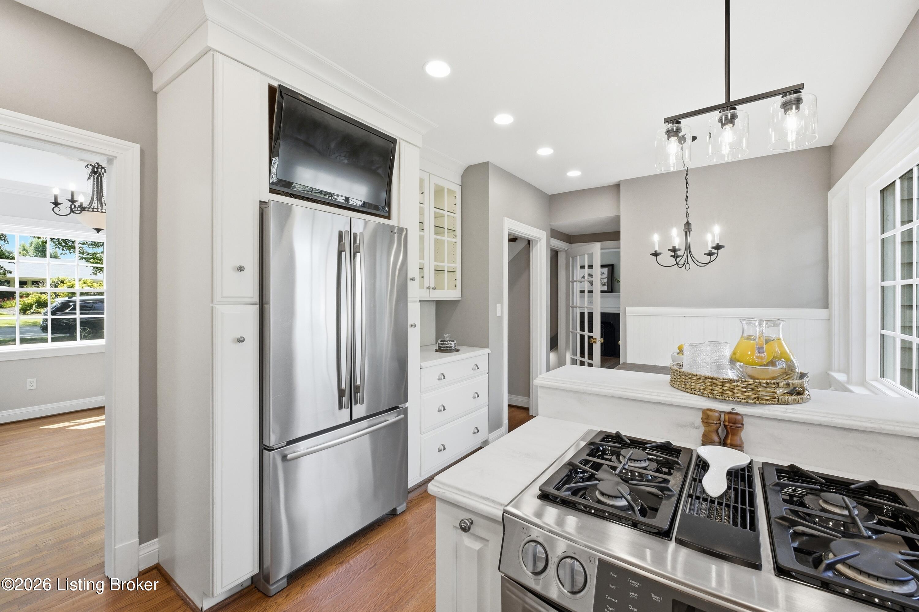 3111 Dundee Road Louisville, KY 40205 - Photo 12 of 61 3111dundee_louisvillerealestatemedia_034